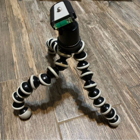 Joby GorillaPod Tripod with Level for Smartphones - Picture 5 of 9